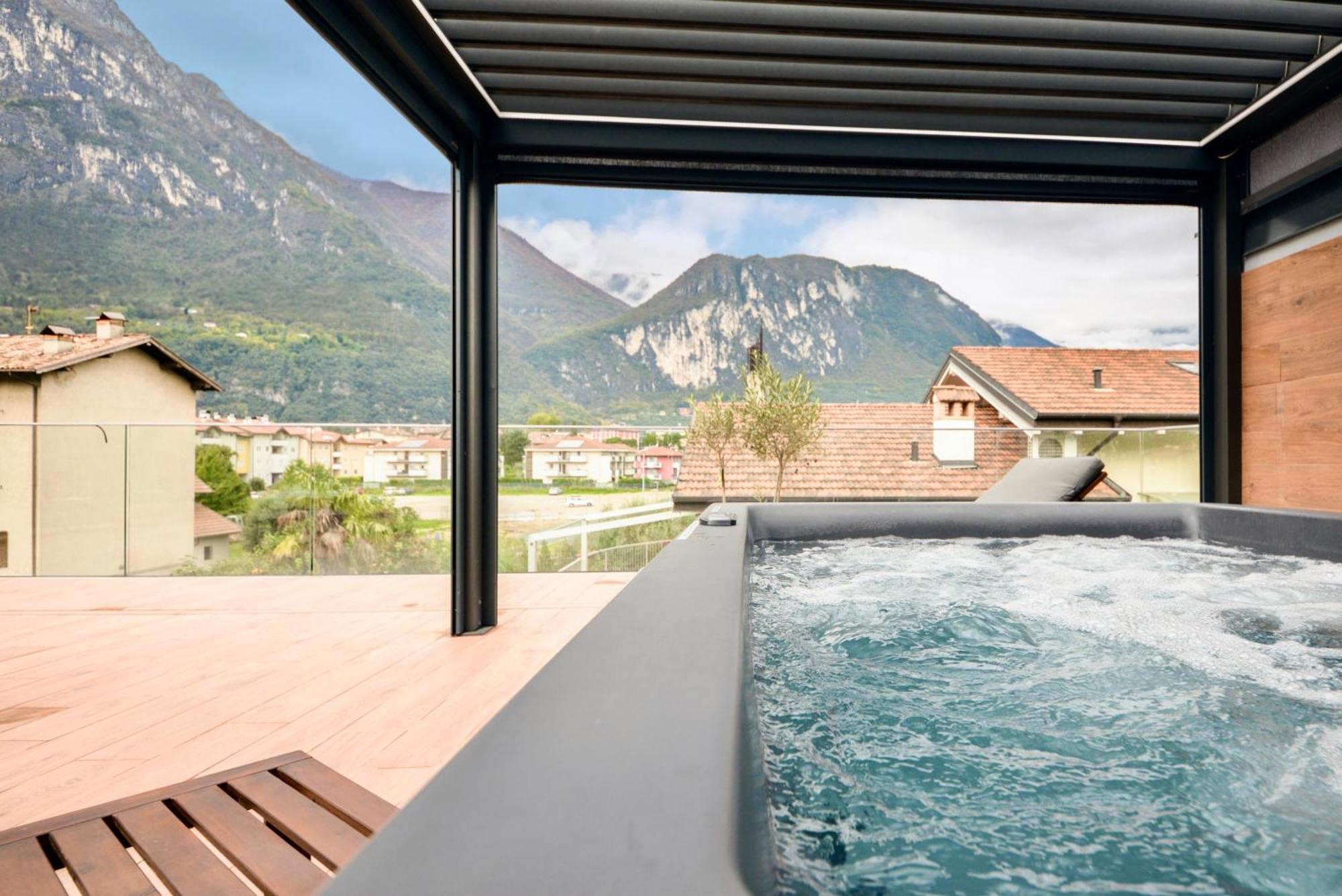 Garda Family & Solarium Riva del Garda Exterior foto